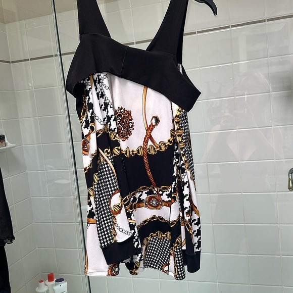 Joseph Ribkoff tunic with cut out shoulders. - Picture 3 of 3